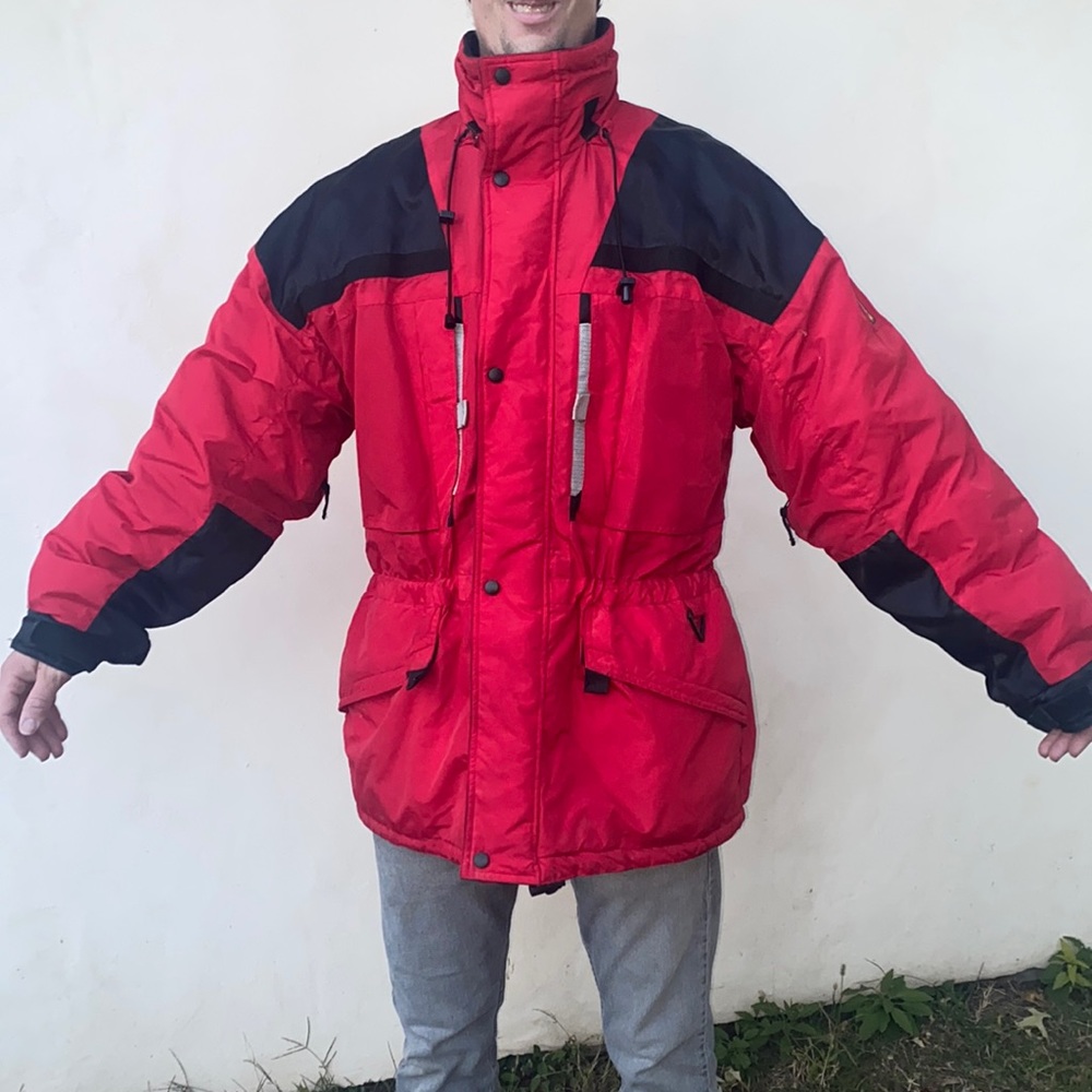 R&Y Sport Men’s Sz. L Red Ski Coat 100%Nylon/Polyester Lining.Full Zip,Tie-waist